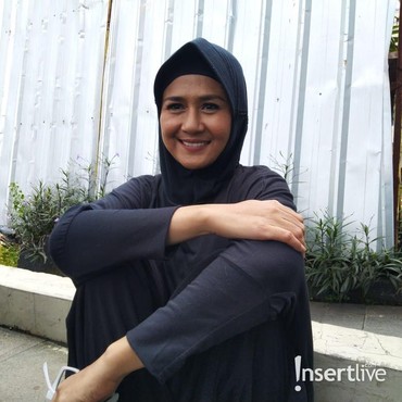 Ria Irawan Nikmati Peran Sebagai Terapis Hipnoterapi