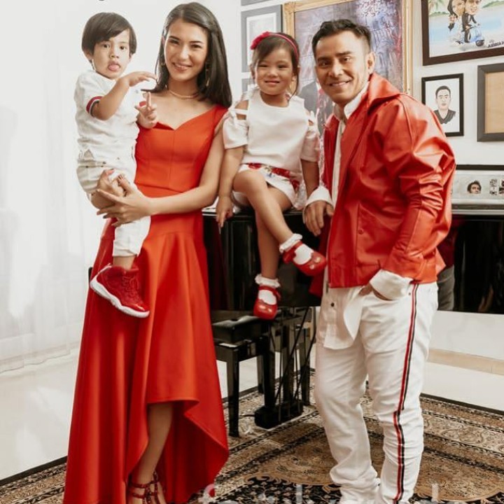 <p>Meski sibuk, Judika dan Duma selalu menyempatkan quality time bersama anak-anak. (Foto: Instagram @jud1ka)  </p>