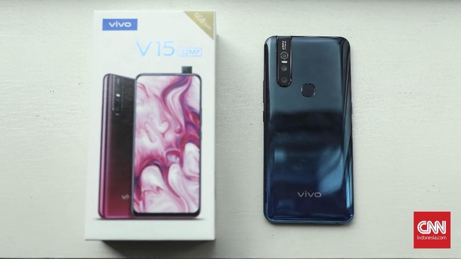 CNNIndonesia.com berkesempatan menjajal ponsel kamera pop-up V15 yang mengusung mekanisme serupa ponsel flagship Vivo Nex selama lebih dari dua pekan.