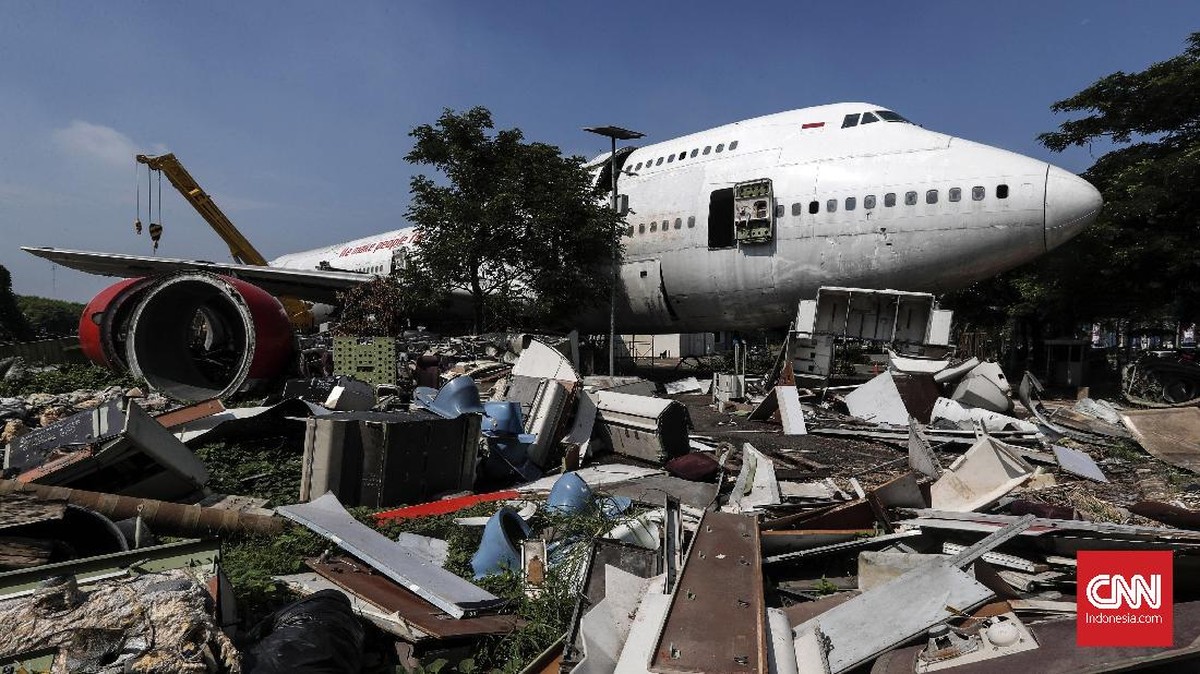 FOTO : Merangkai Pesawat Bekas Jadi Restoran Berkelas