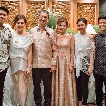 Ibunda Sissy dan Vanesha Prescilla Resmi Melepas Status Janda