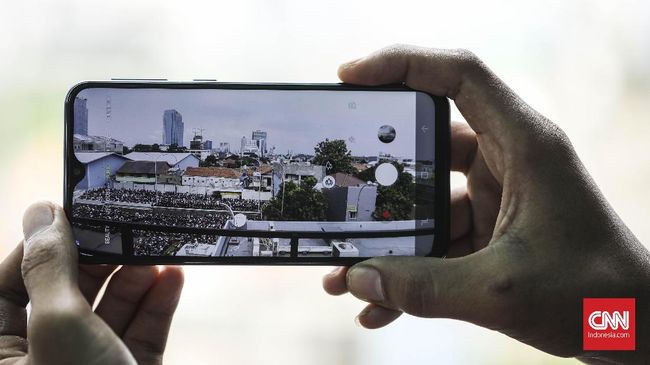 Kamera CNNIndonesia.com berkesempatan untuk menjajal Galaxy M20. Berikut ulasan mengenai Samsung Galaxy M20.
