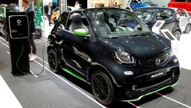 Urung Disuntik Mati, Daimler-Geely Sepakat Pertahankan smart