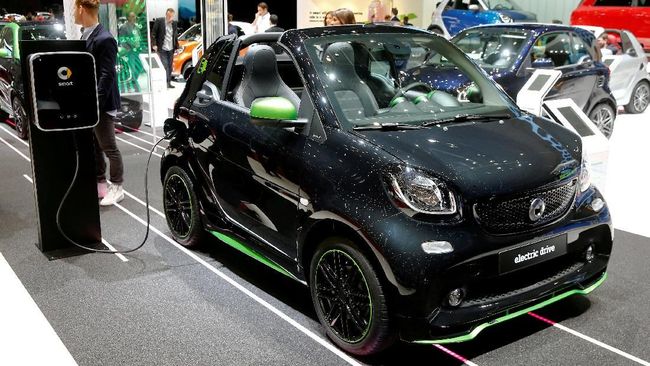 Masa Depan Kelabu Mobil Mungil Smart Fortwo