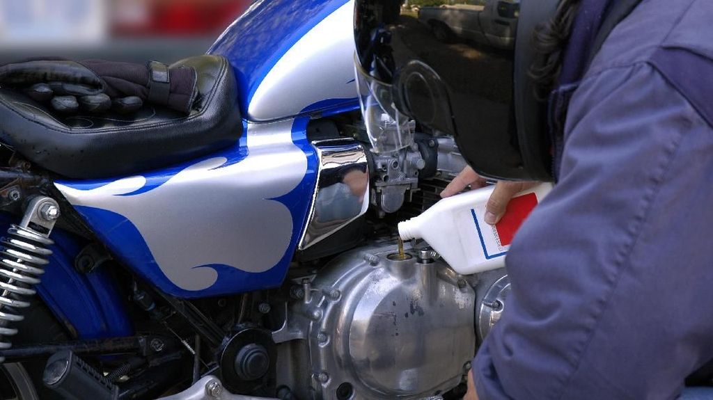 Waspadai Oli Motor Palsu dengan Cara Berikut