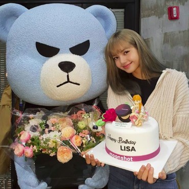 Kue Ulang Tahun Unik untuk Lisa BLACKPINK