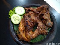 Taliwang Lima Rasa : Huahh! Sengatan Pedas Ayam Bakar Taliwang dan Plecing Kangkung