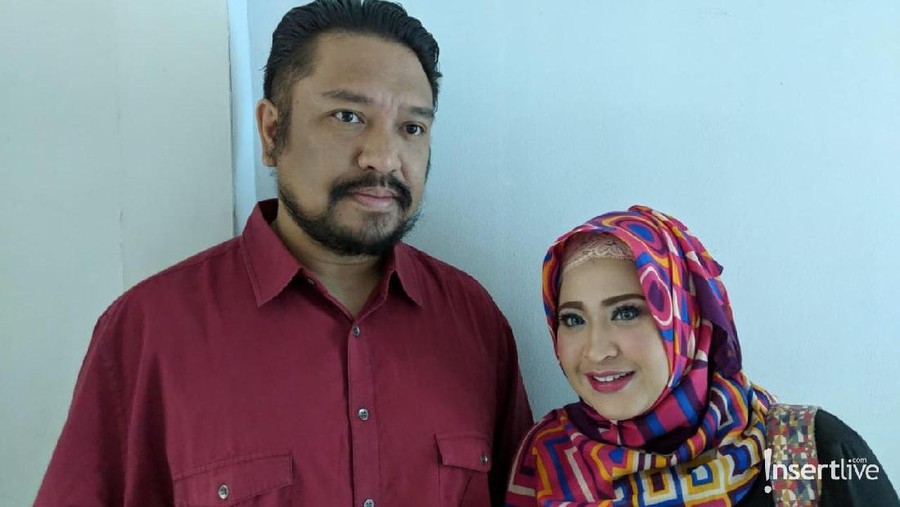 Perseteruan di keluarga Elvy Sukaesih semakin memanas, kini Wirdha Sylvina pun berniat mensomasi adiknya, Dhawiya.