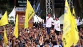 FOTO: Jokowi Sapa Mamuju, Prabowo di Bandung Dua calon presiden hari ini menggelar kampanye terbuka. Jokowi menyapa warga di Mamuju Sulawesi Barat, sementara Prabowo di Kota Bandung, Jabar.