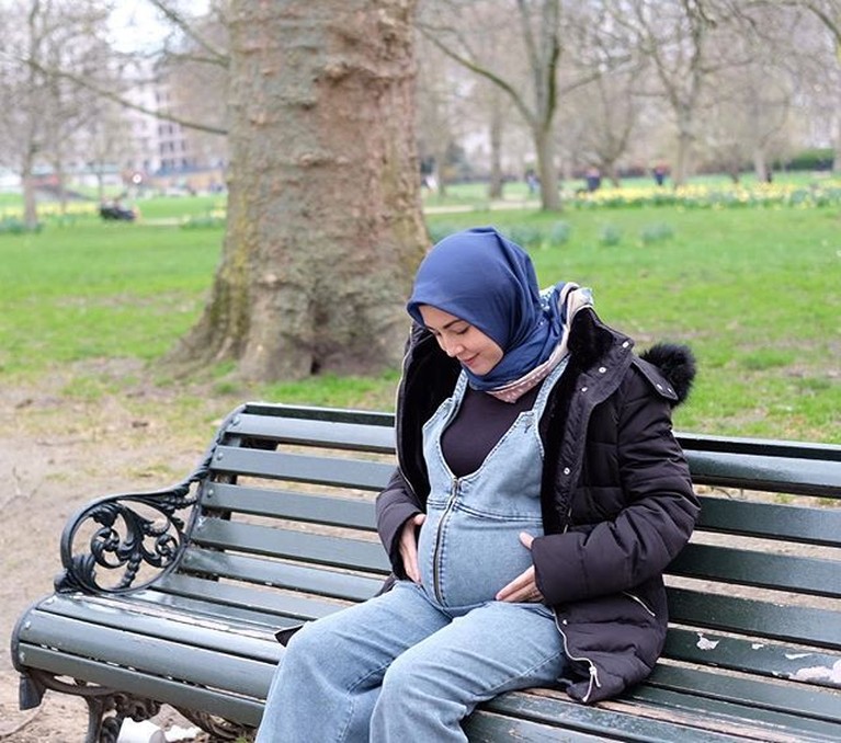 Pada kehamilan keempatnya, Ratna Galih memutuskan untuk baby moon ke Eropa. Ratna menjalani program bayi tabung untuk anak kembarnya. Yuk, intip potret serunya!