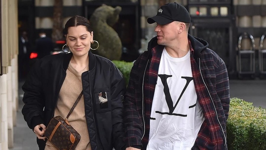 Jessie J dan Channing Tatum dikabarkan jalan bersama dengan putri Channing di sebuah toko elektronik.