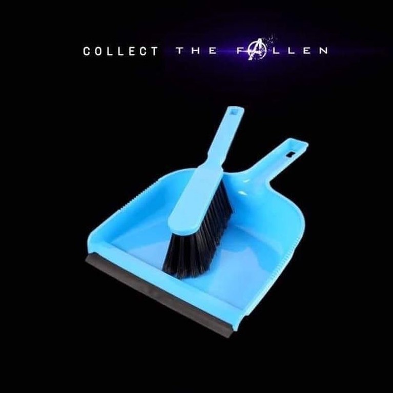 Tak hanya viral dan menjadi sorotan, poster baru film Avengers:Endgame juga banyak dibuatkan meme. Berikut ini meme kratif dari sampul baru film MCU tersebut.