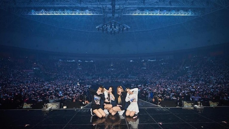 Kabar comebacknya BLACKPINK kini hanya tinggal menghitung hari saja. BLACKPINK juga telah merilis teaser poster mereka bertajuk Kill This Love.