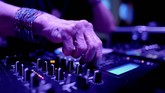 FOTO: Aksi Trengginas Wika, DJ Tua asal Polandia Wika Szmyt boleh berusia 80 tahun, namun ia tetap lincah di balik mixer menjadi DJ di kelab malam.
