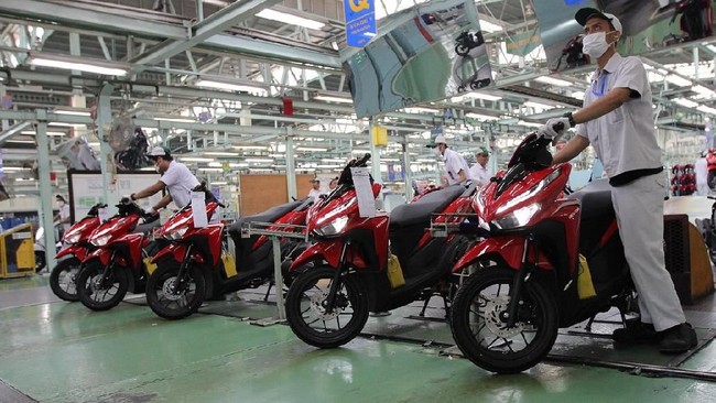 Astra Honda Motor memberikan tiga warna baru buat Vario 125 dan dua warna baru pada Vario 150.