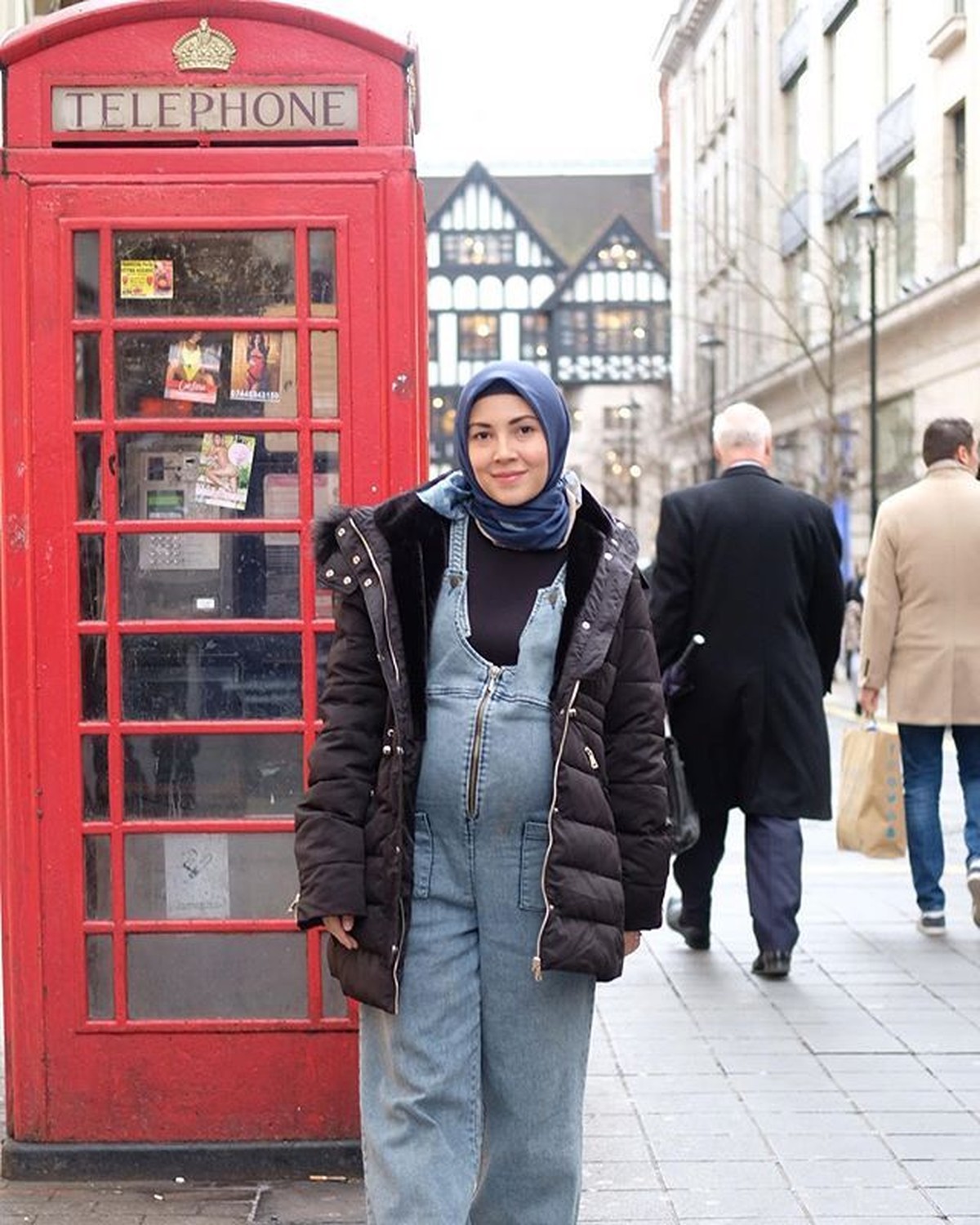 Pada kehamilan keempatnya&comma; Ratna Galih memutuskan untuk baby moon ke Eropa&period; Ratna menjalani program bayi tabung untuk anak kembarnya&period; Yuk&comma; intip potret serunya&excl;