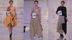 Menaikkan 'Derajat' Linen dan Seprai Bekas Jadi Karya Mode