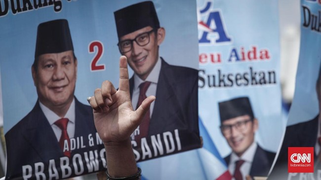 Eks Kapolsek Pasirwangi, Garut, AKP Sulman Azis mengaku menolak menjalankan perintah Kapolres Kabupaten Garut agar menggalang dukungan untuk Jokowi.