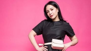 img-title Nagita Slavina Kepergok Tidur Pulas di Metromini