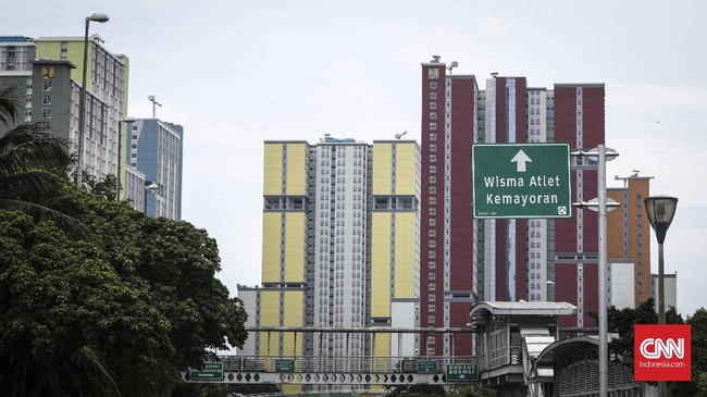 Sejak ditinggal para penghuninya usai gelaran Asian Games pada Oktober 2018, Wisma Atlet tak berpenghuni. Beberapa bagian wisma tampak tak terurus.
