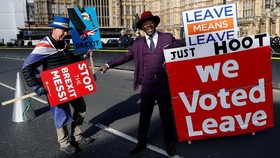 Parlemen Inggris Minta Tenggat Brexit Diundur Lagi