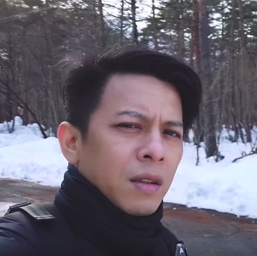 Cukur Rambut di Rumah, Ariel 'NOAH' Dikomentari Tata Janeeta Hingga Najwa Shihab