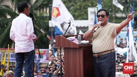 FOTO: Jokowi Sapa Mamuju, Prabowo di Bandung