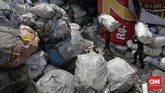 FOTO: Melihat Daur Ulang Sampah Plastik Sampah dan botol plastik diduga menjadi polutan terbesar yang mencemari laut dan pantai. Sementara itu, konsumsi plastik masyarakat terus meningkat.