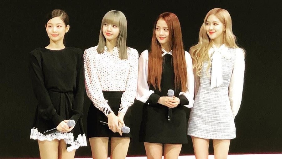 Para member BLACKPINK tampil untuk pertama kalinya di depan publik saat menghadiri acara Seoul Motor Show.