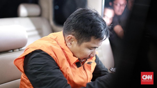 KPK memperpanjang penahanan eks politikus Golkar Bowo Sidik Pangarso yang terjerat kasus suap pupuk terhitung sejak Senin, 27 Mei 2019 hingga 25 Juni 2019.