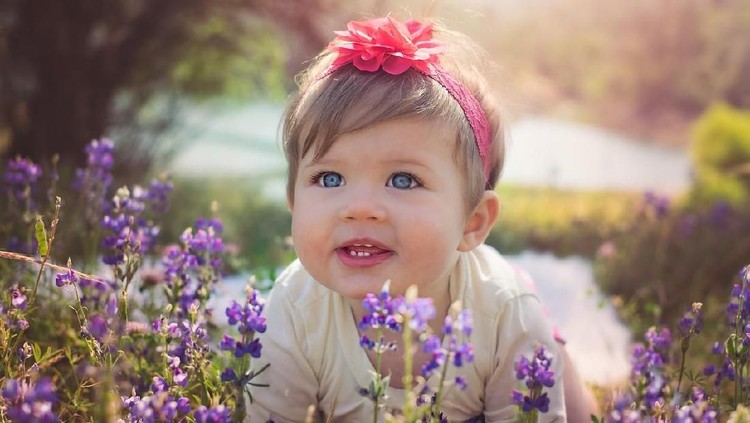 Memberikan nama bayi perempuan dengan makna suara merdu rasanya menarik ya, Bun. Intip daftarnya yuk.