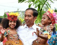 Intip 7 Potret Hangatnya Kebersamaan Jokowi Dengan Anak-anak - 5