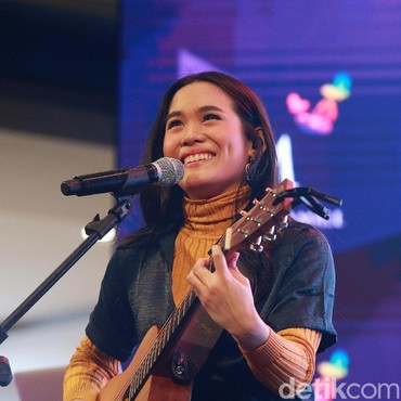 Lirik Lagu Okay - Sheryl Sheinafia