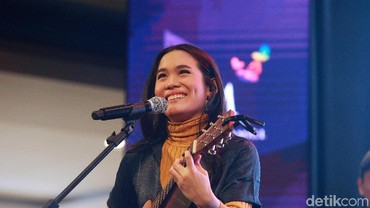 Lirik Lagu Okay - Sheryl Sheinafia