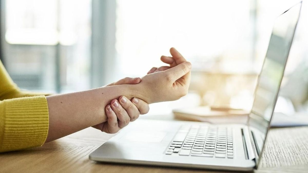 Carpal Tunnel Syndrome: Saat Kesemutan Menghambat Produktivitas