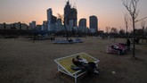 NYALANG: Membekukan Rona di Suatu Masa Dalam foto-foto unik pilihan CNNIndonesia.com pekan ini, ada potret dari Dataran Tinggi Golan yang bergolak, hingga rona jingga senja di Seoul dan Beijing.