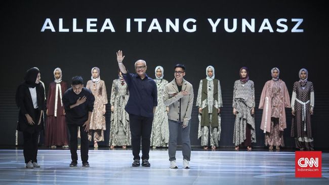 Desainer senior Itang Yunasz mengusung tema 'melarikan diri' untuk koleksi busana modest terbarunya, Allea.