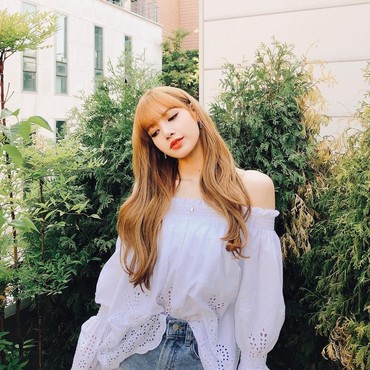 5 Idol Tampan Korea yang Pernah Dijodohkan dengan Lisa BLACKPINK