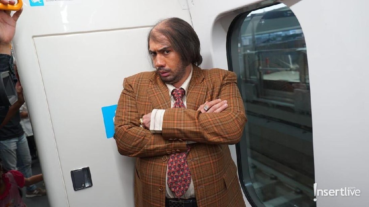 Masih dalam rangka promosi film My Stupid Boss&comma; Intip keseruan Bossman &lpar;Reza Rahadian&rpar; Naik MRT Jakarta hingga nonton bareng&period;