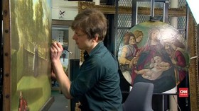 VIDEO: Pemugar Bongkar Misteri Lukisan Botticelli