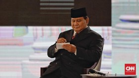 Debat Keempat, Prabowo Sibuk Menulis dan Jokowi Diam Menyimak