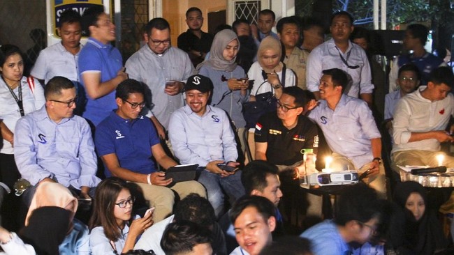 Sandiaga menilai isu pertahanan adalah hal penting, bukan menjadi bahan tertawaan seperti yang terjadi pada debat tadi malam.
