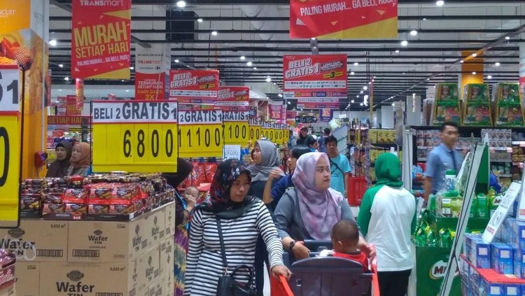 Ada 5.000 ribu produk yang diobral Transmart dan Carrefour melalui program Beli 2 Gratis 1 nih, Bun.