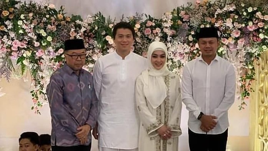 Syahrini dan Reino Barack gelar pengajian dalam rangka syukuran atas pernikahan mereka.