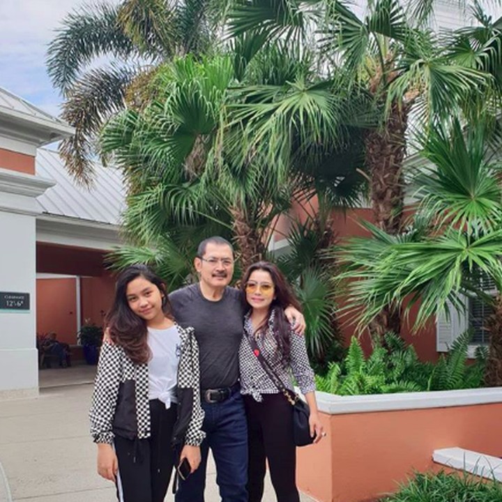 <p>Di akun media sosialnya, Mayangsari sering mengunggah foto keluarga kecilnya. Entah saat wisata di dalam negeri maupun luar negeri. (Foto: Instagram @mayangsaritrihatmodjoreal)</p>