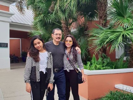 Kecupan Hangat Mayangsari di Ultah ke-66 Bambang Trihatmodjo