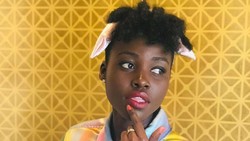 6 Penampilan Cantik Lupita Nyong'o dengan Gaun Warna-warni