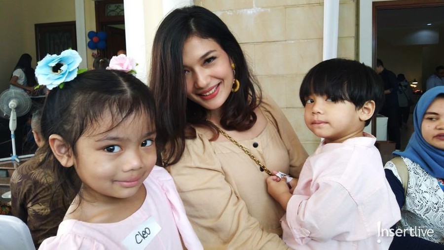 Istri penyanyi Judika, Duma Riris merasa sedikit kewalahan saat mengurusi anak ketika sakit.