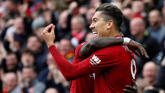 Liverpool unggul 1-0 atas Tottenham Hotspur di babak pertama dalam laga lanjutan Liga Inggris di Stadion Anfield, Minggu (31/3) waktu setempat.