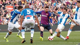 Messi Gemilang, Barcelona Kalahkan Espanyol